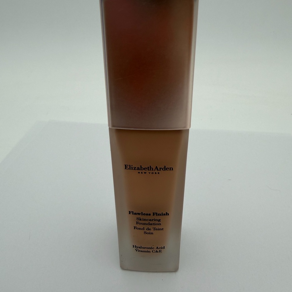 Elizabeth Arden Foundation 420C Tan Skin with Cool Pink Undertones 1 Oz